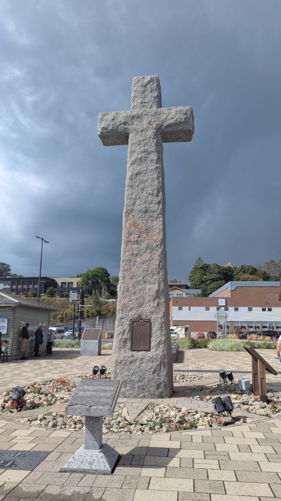 La croix qui indique le berceau du Canada