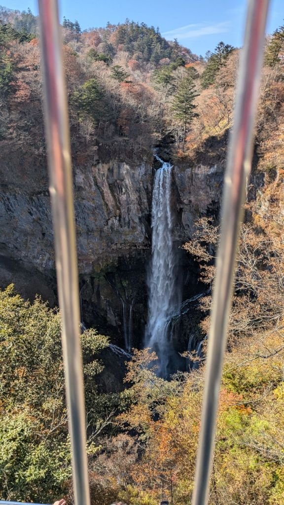 Le chutes de Kegon, enfin on les voit bien. ELles font partis des 3 plus belles du Japon.